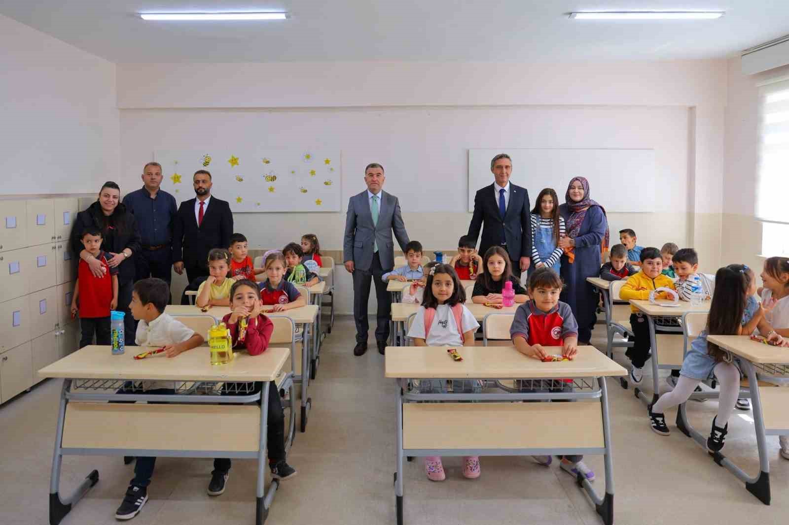Bayburt&rsquo;ta birinci sınıf &ouml;ğrencileri okul heyecanı yaşadı