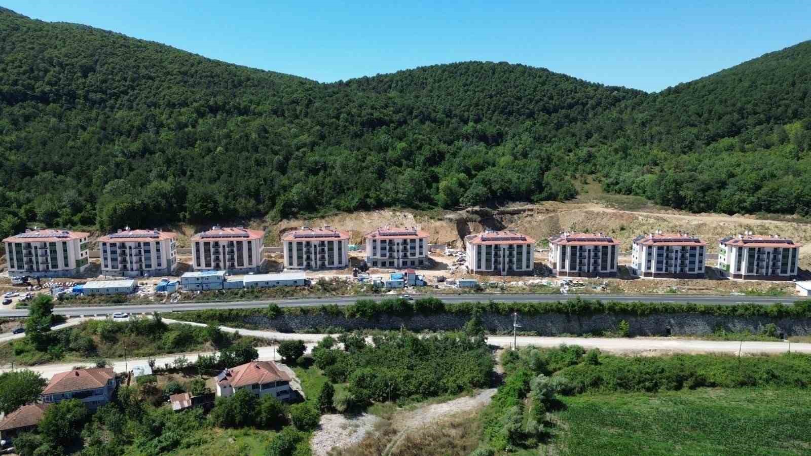 G&ouml;lyaka&rsquo;da 140 TOKİ konutu i&ccedil;in &ccedil;alışmalar s&uuml;r&uuml;yor