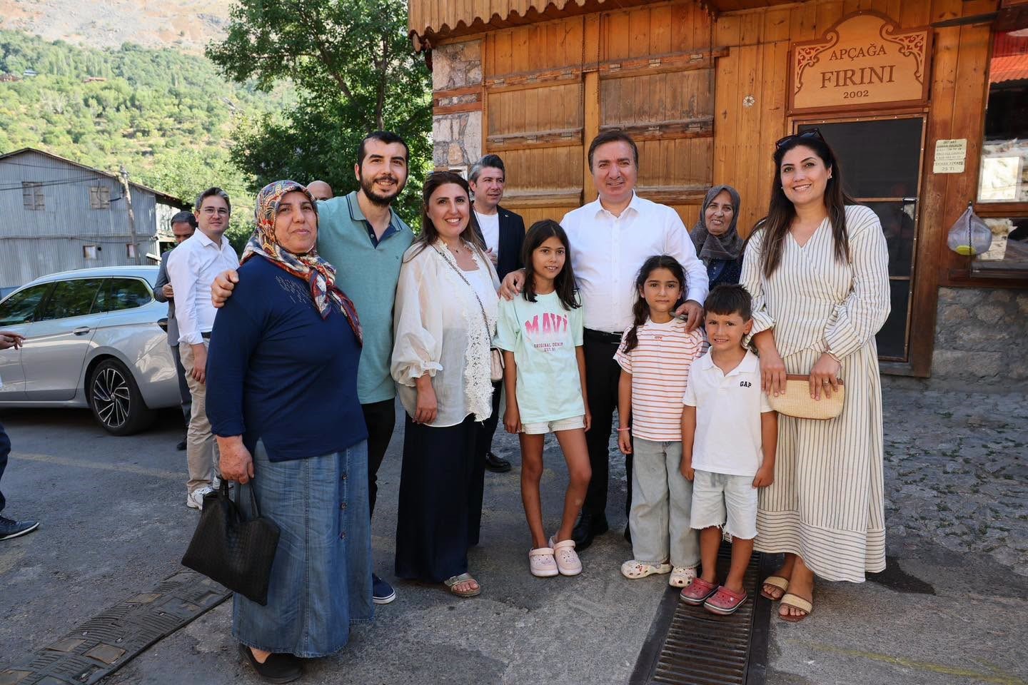 Vali Aydoğdu, Kemaliye&rsquo;de Ap&ccedil;ağa k&ouml;y&uuml;n&uuml; ziyaret etti