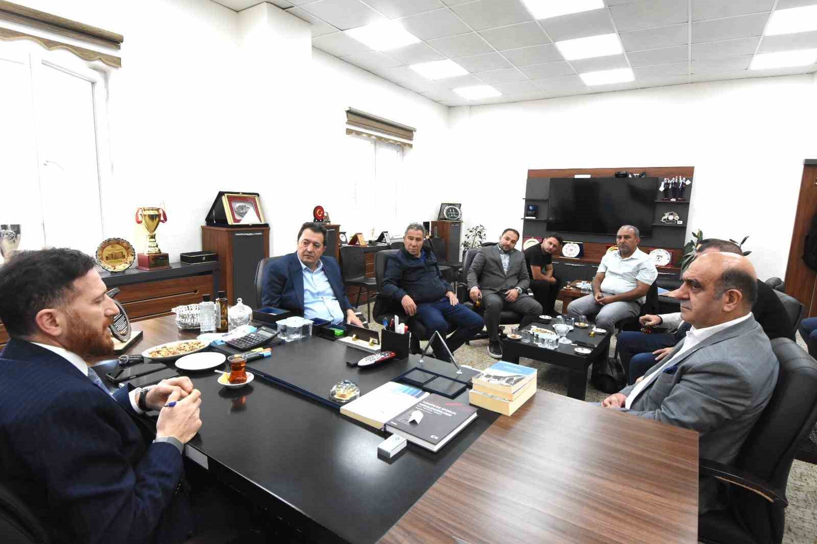 DAGC&rsquo;den Erzurumspor Başkanı Ahmet Dal&rsquo;a başarı plaketi
