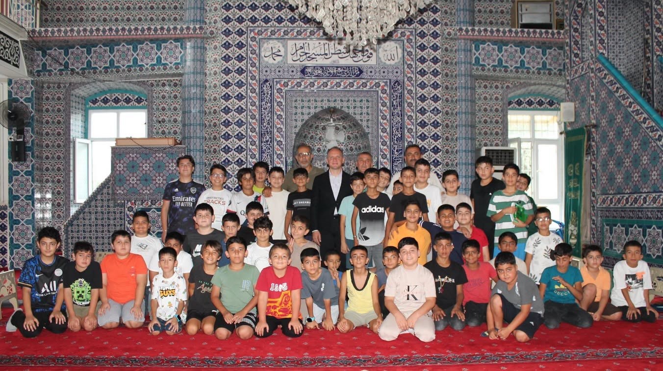 Erzin&rsquo;de &ccedil;ocuklar yaz aylarını kuran kursunda eğitim alarak ge&ccedil;iriyorlar