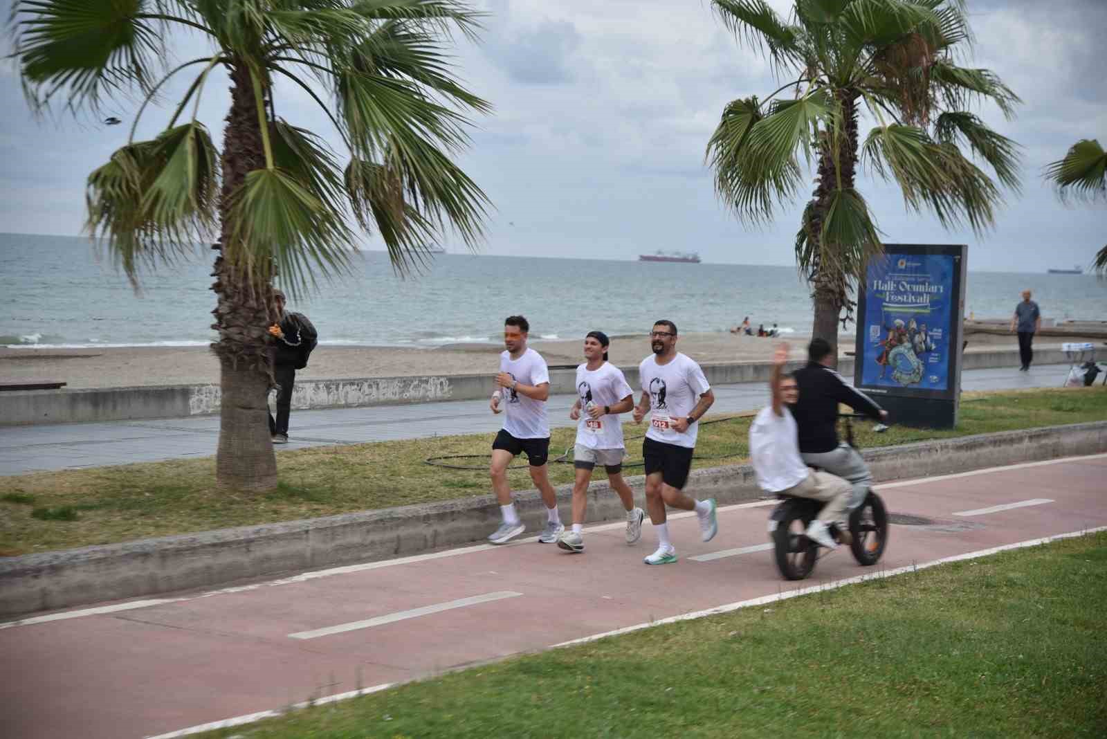 Samsun&rsquo;da Lozan&rsquo;ın 103. yılında Ata&rsquo;ya Saygı Koşusu d&uuml;zenlendi