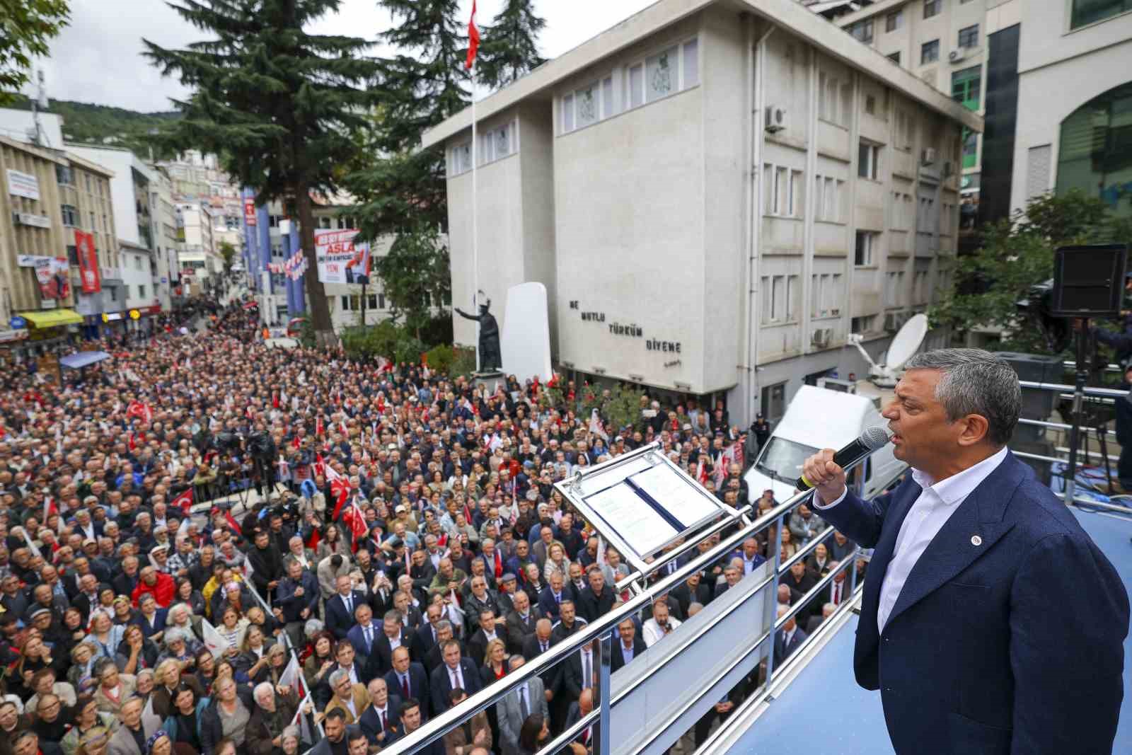 Yeni Parti Genel Başkanı &Ouml;zel: "Yaşadığımız krizler yetmezmiş gibi şimdi bir de fon krizi &ccedil;ıktı"