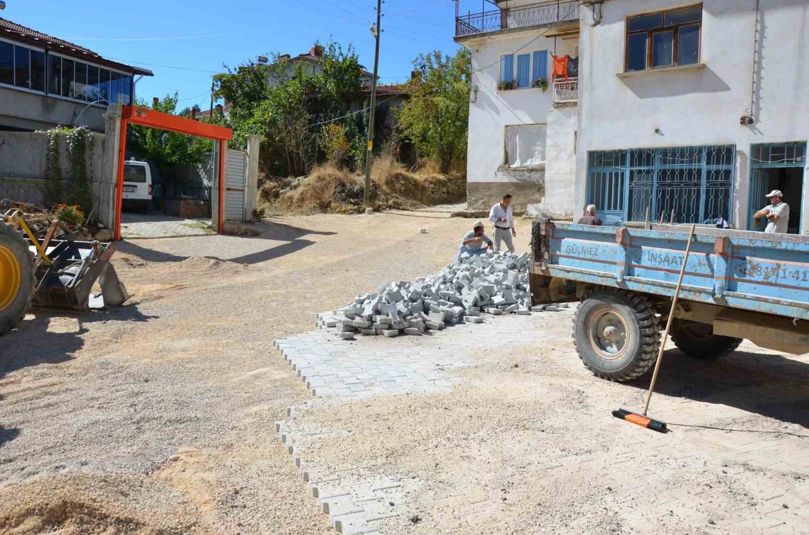 Emet Kaymakamı Başkapan, Eseler k&ouml;y&uuml;ndeki &ccedil;alışmaları inceledi