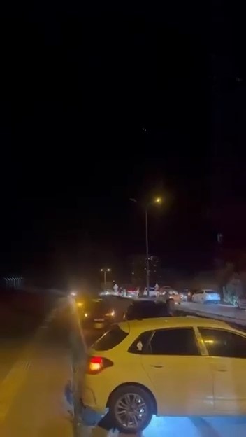 Ters istikamete giren ehliyetsiz s&uuml;r&uuml;c&uuml; kaza yaptı: 7 yaralı