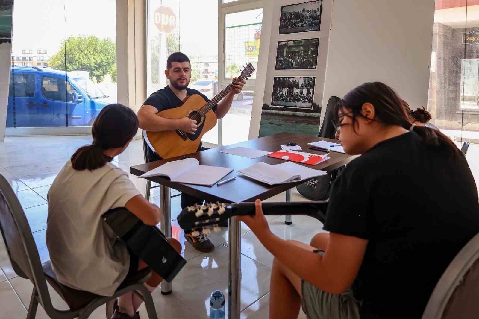Efeler&rsquo;de m&uuml;zik akademisi kursları başlıyor