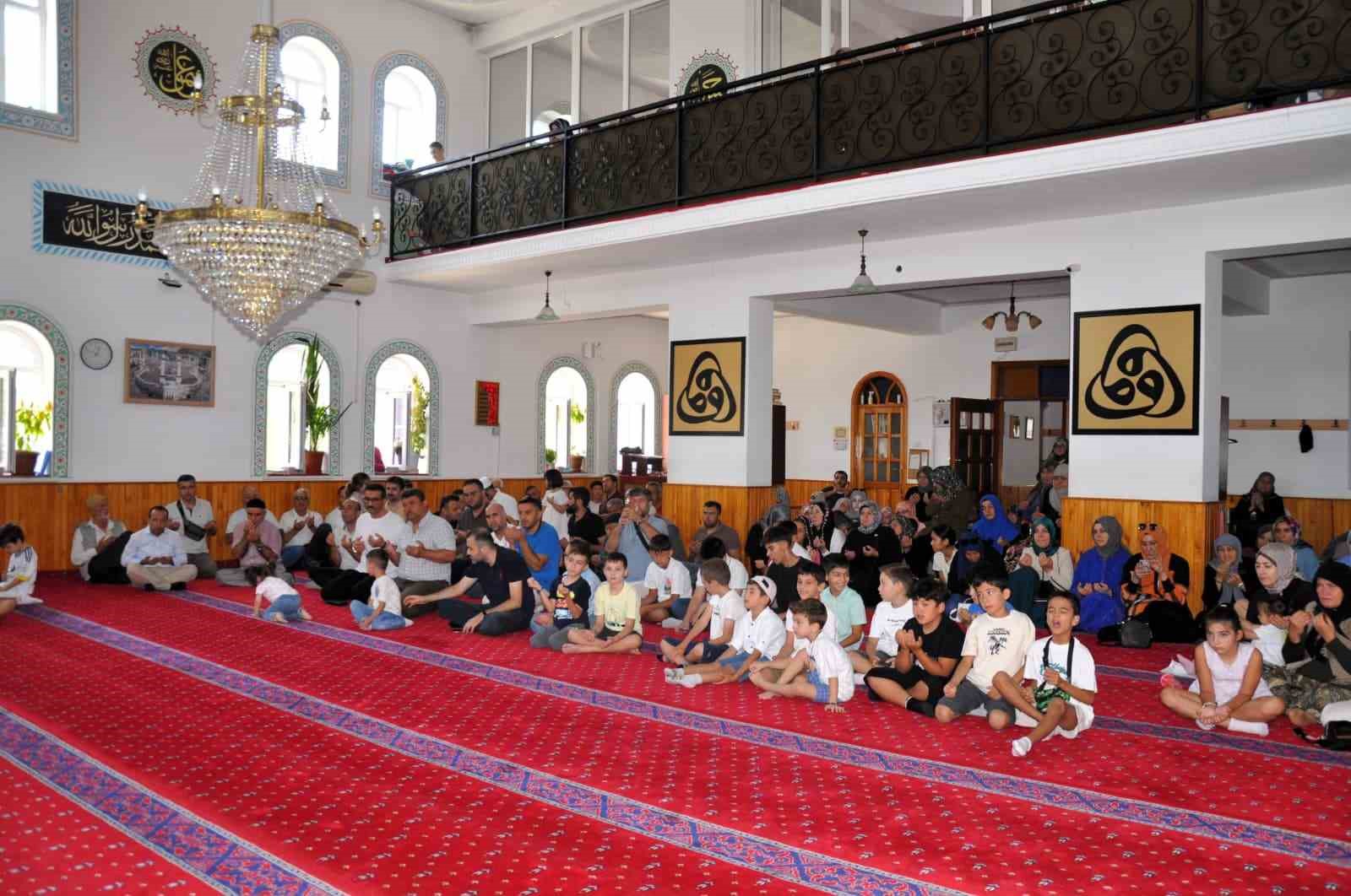 Karesi’de 20 öğrenci Kur’an-ı Kerim’i hatim etti