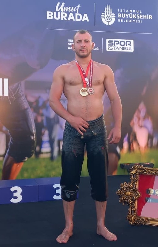 Sakaryalı sporcular 3 ayrı branştan madalyalarla d&ouml;nd&uuml;