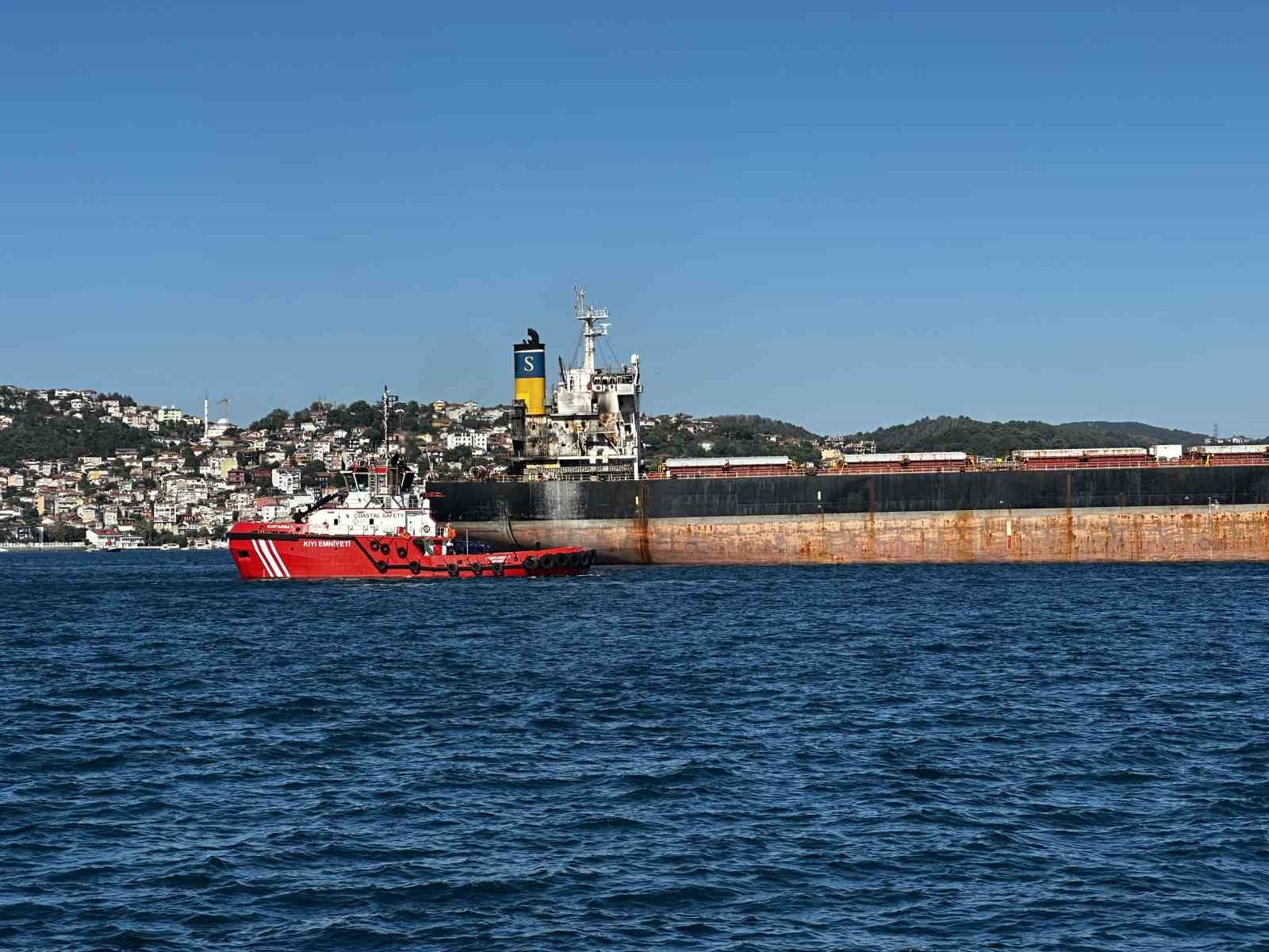 Rusya&rsquo;da saldırıya uğrayan gemi İstanbul Boğazı&rsquo;ndan ge&ccedil;ti