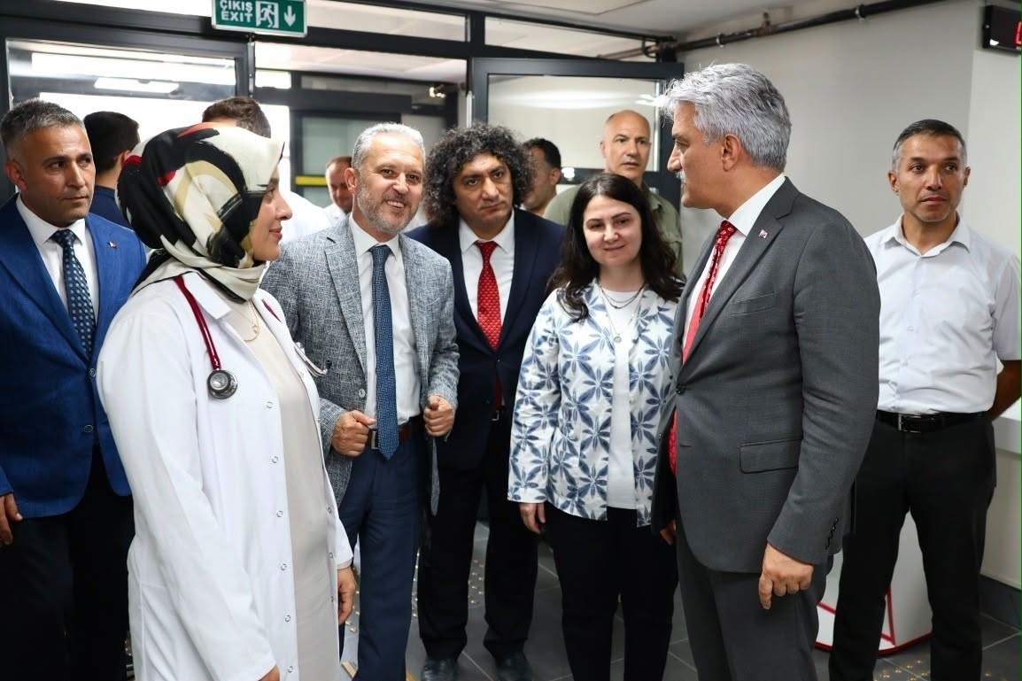 Vali Makas&rsquo;tan sağlık merkezlerine inceleme