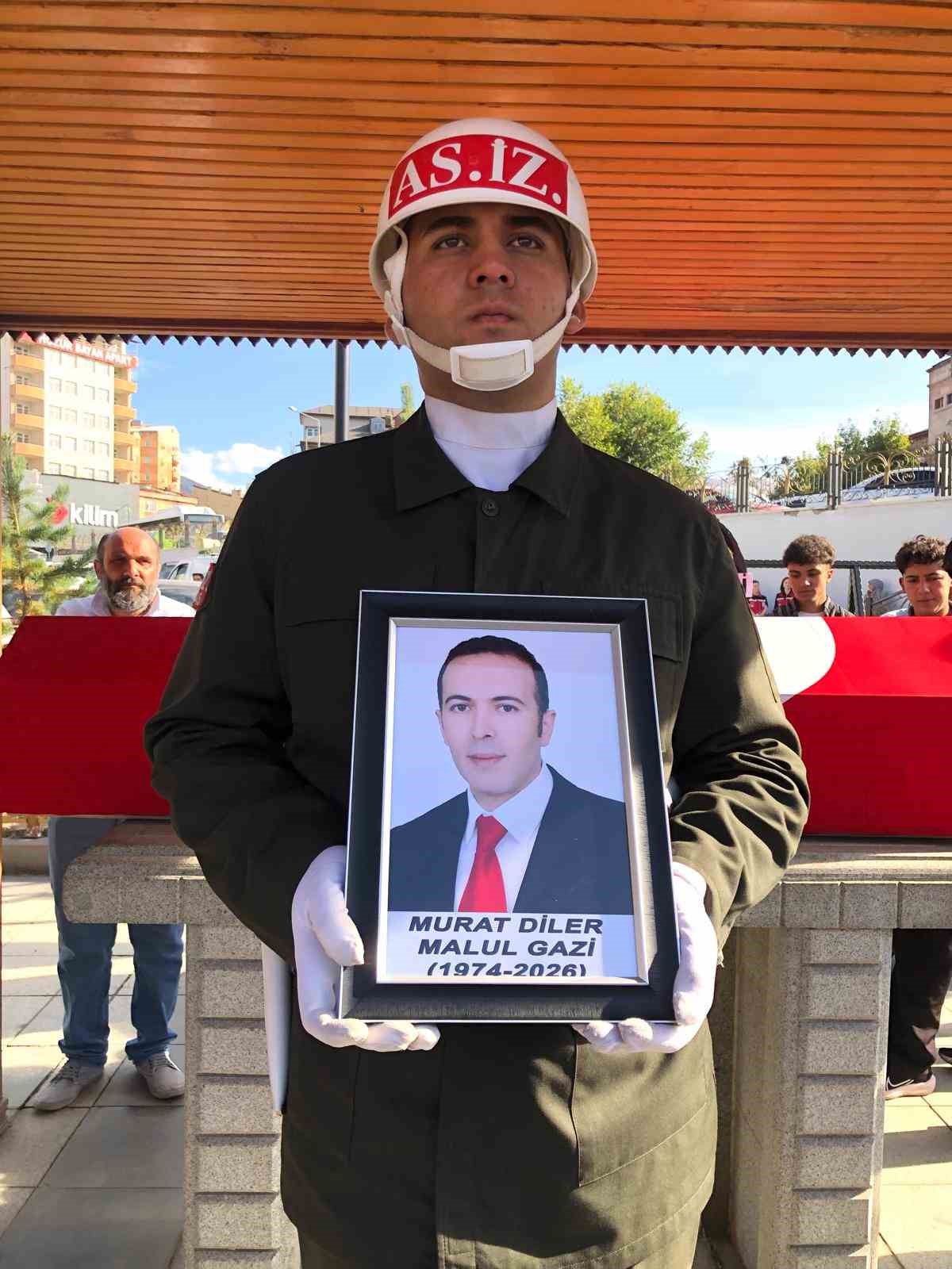 Erzurum&rsquo;da &ccedil;ifte acı: Gen&ccedil; akademisyen ve kahraman gazi son yolculuğuna uğurlandı