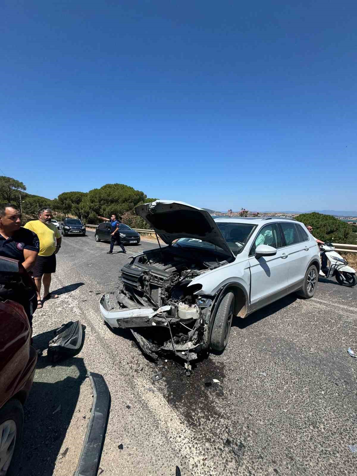 Ayvalık&rsquo;ta trafik kazası: 2 yaralı