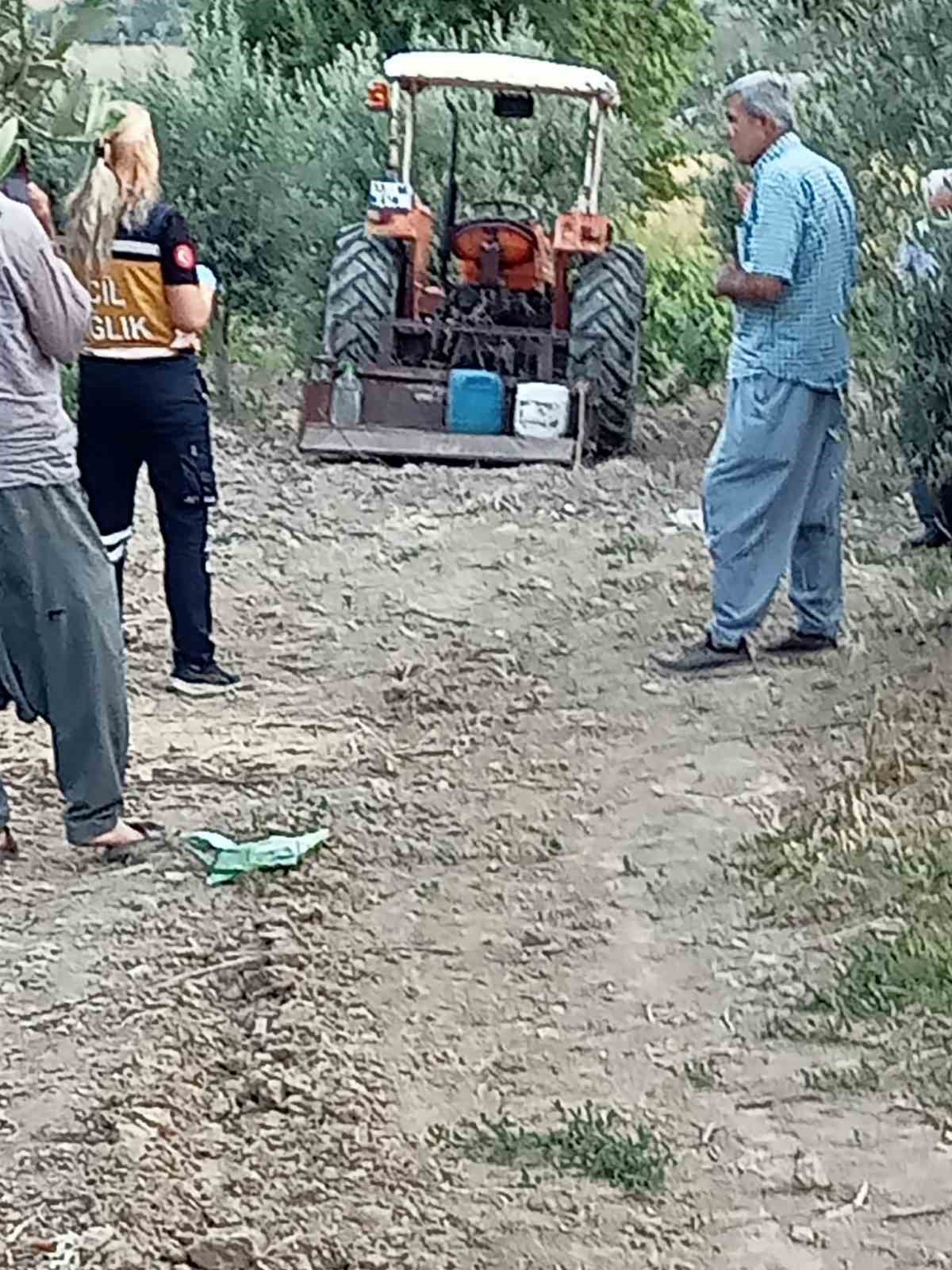 Trakt&ouml;r&uuml;n altında kalan yaşlı adam hayatını kaybetti