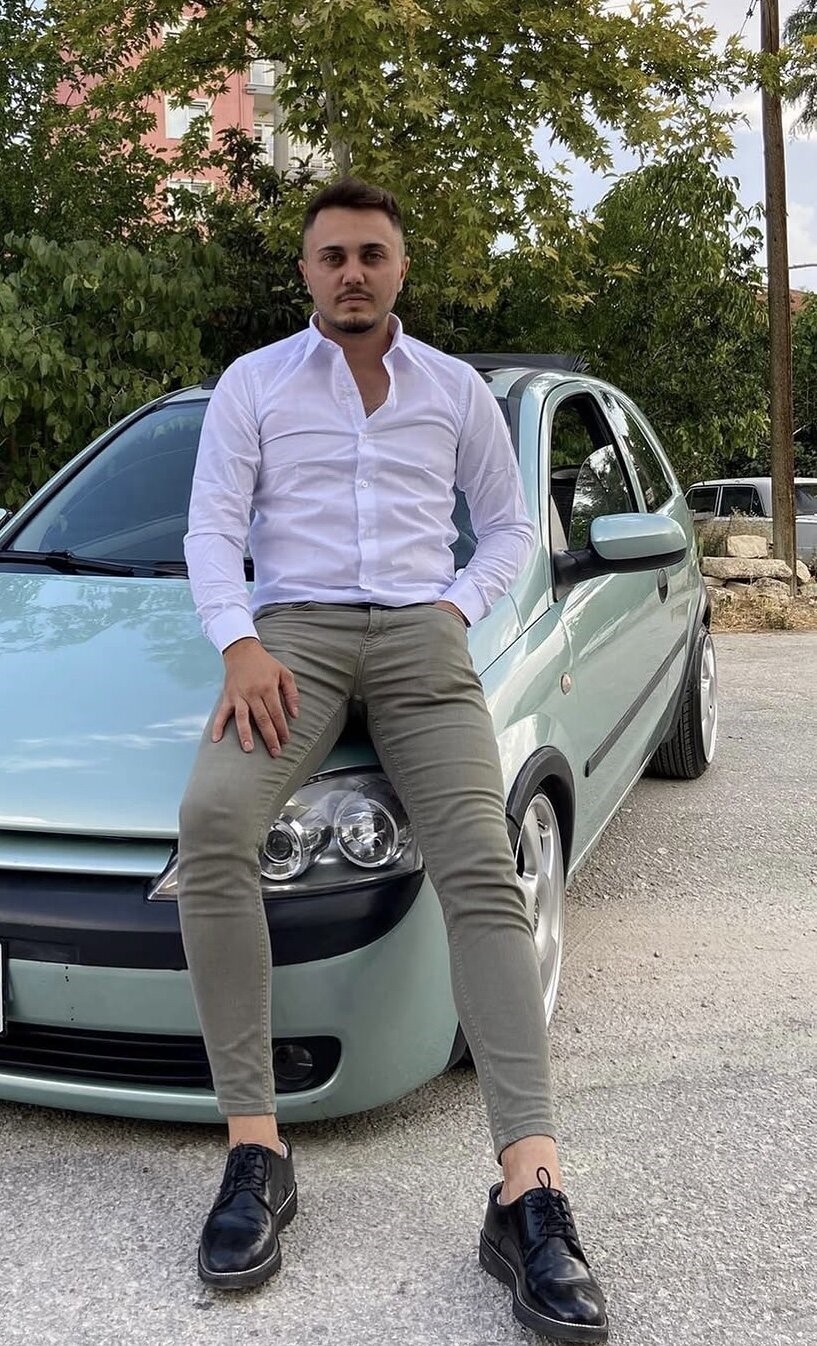 Damatlık giymeye hazırlanırken kefen giyen gencin kazası kamerada