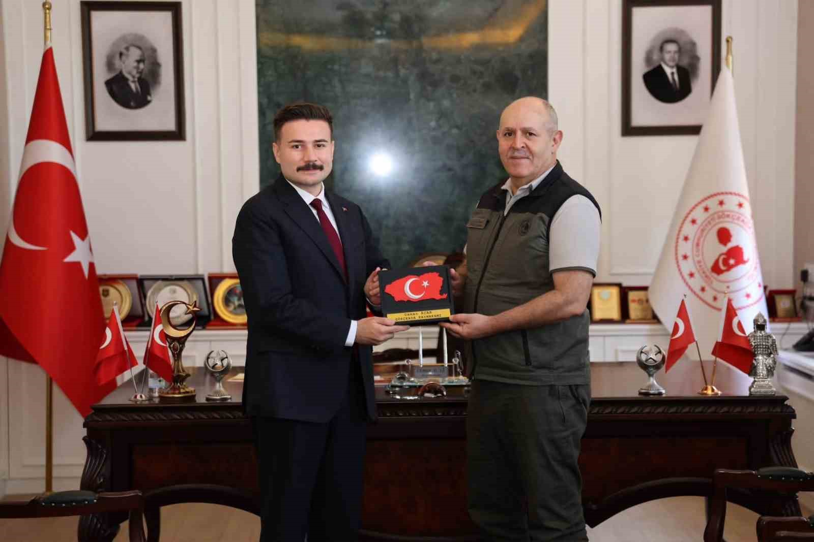 G&ouml;k&ccedil;eada&rsquo;da orman yangınlarıyla m&uuml;cadele kapsamında y&uuml;r&uuml;t&uuml;len &ccedil;alışmalar masaya yatırıldı
