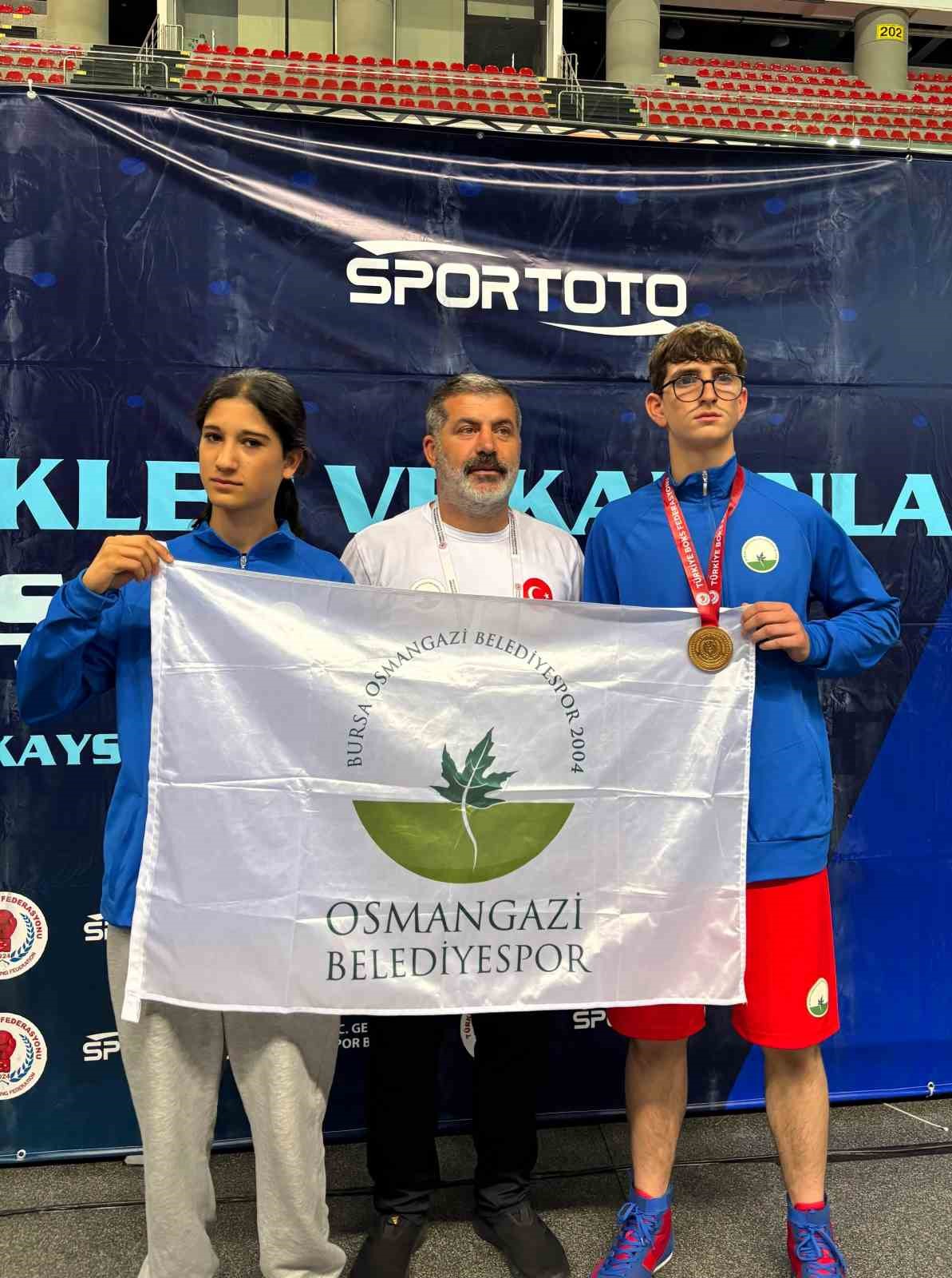 Osmangazili boks&ouml;r Avrupa Şampiyonası yolunda