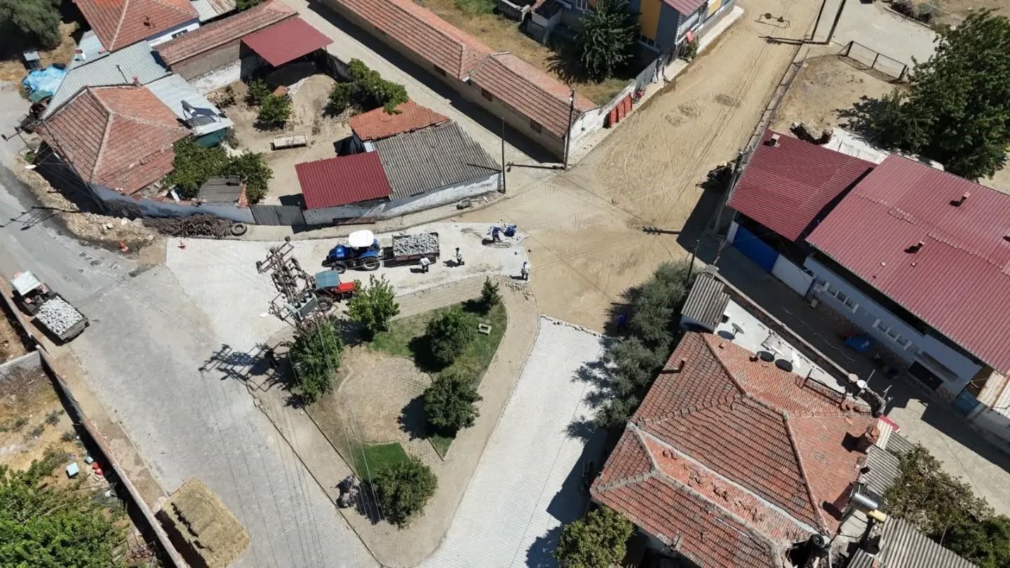 Yenipazar’da parke taşı çalışmaları sürüyor