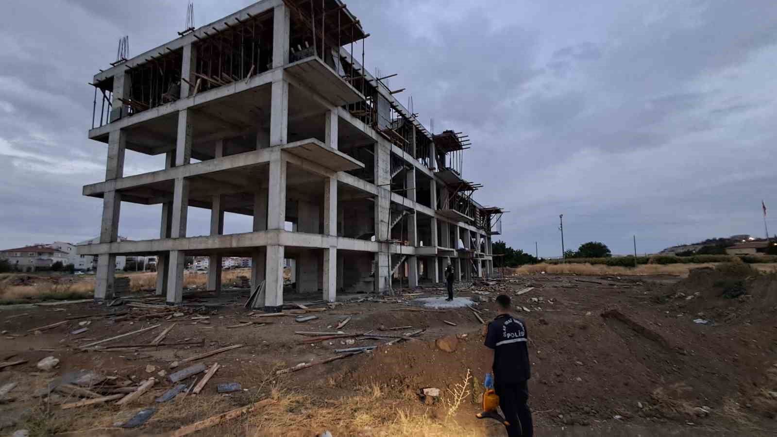 Karaman&rsquo;da 4. kattan d&uuml;şen kalıp ustası ağır yaralandı