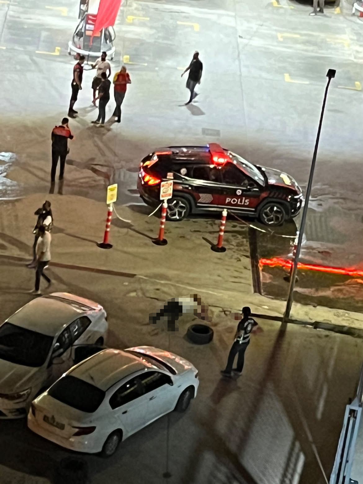 Uygulama &uuml;zerinden &ccedil;ağrılan taksici, ceza yazan polisi ardından kendini vurdu