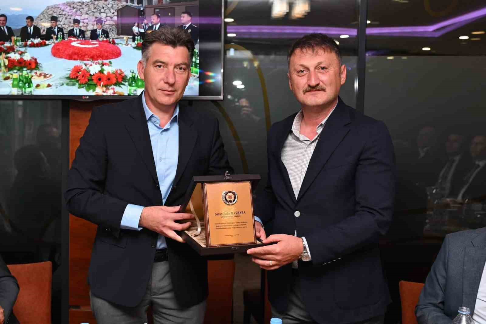 Erzincan Emniyet M&uuml;d&uuml;r&uuml; Zafer Baybaba i&ccedil;in veda yemeği d&uuml;zenlendi