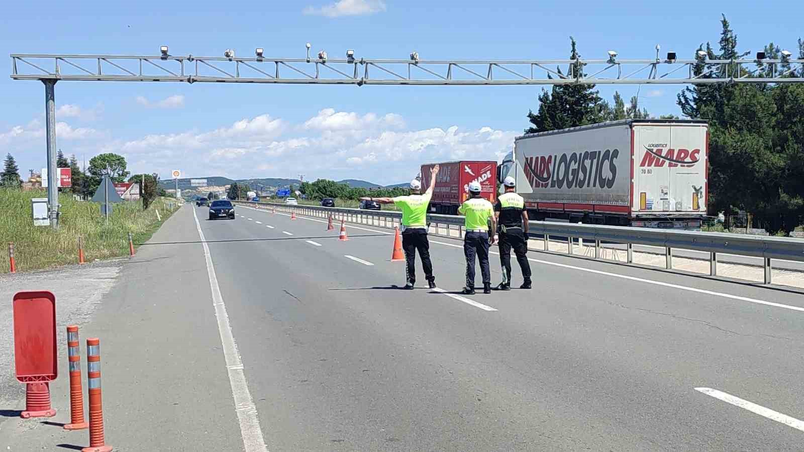 Keşan polisi şehir girişinde trafik uygulaması yaptı