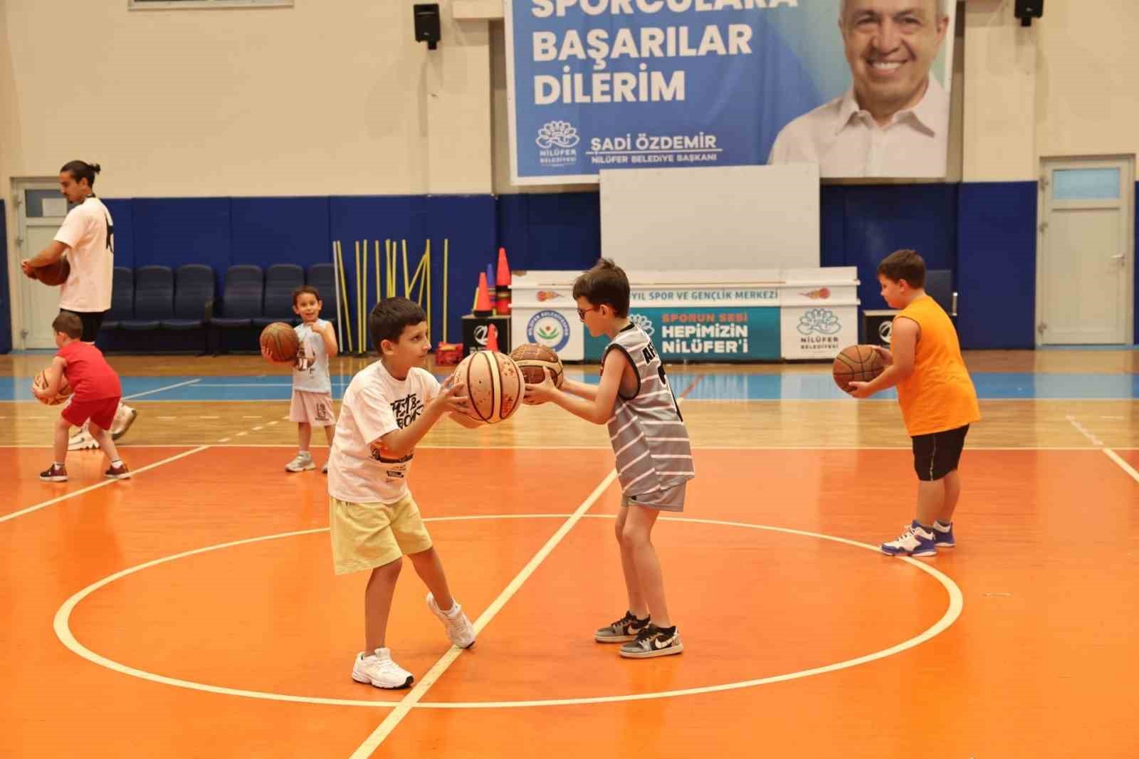 Nil&uuml;fer&rsquo;de &ccedil;ocuklara spor dolu yaz başlıyor