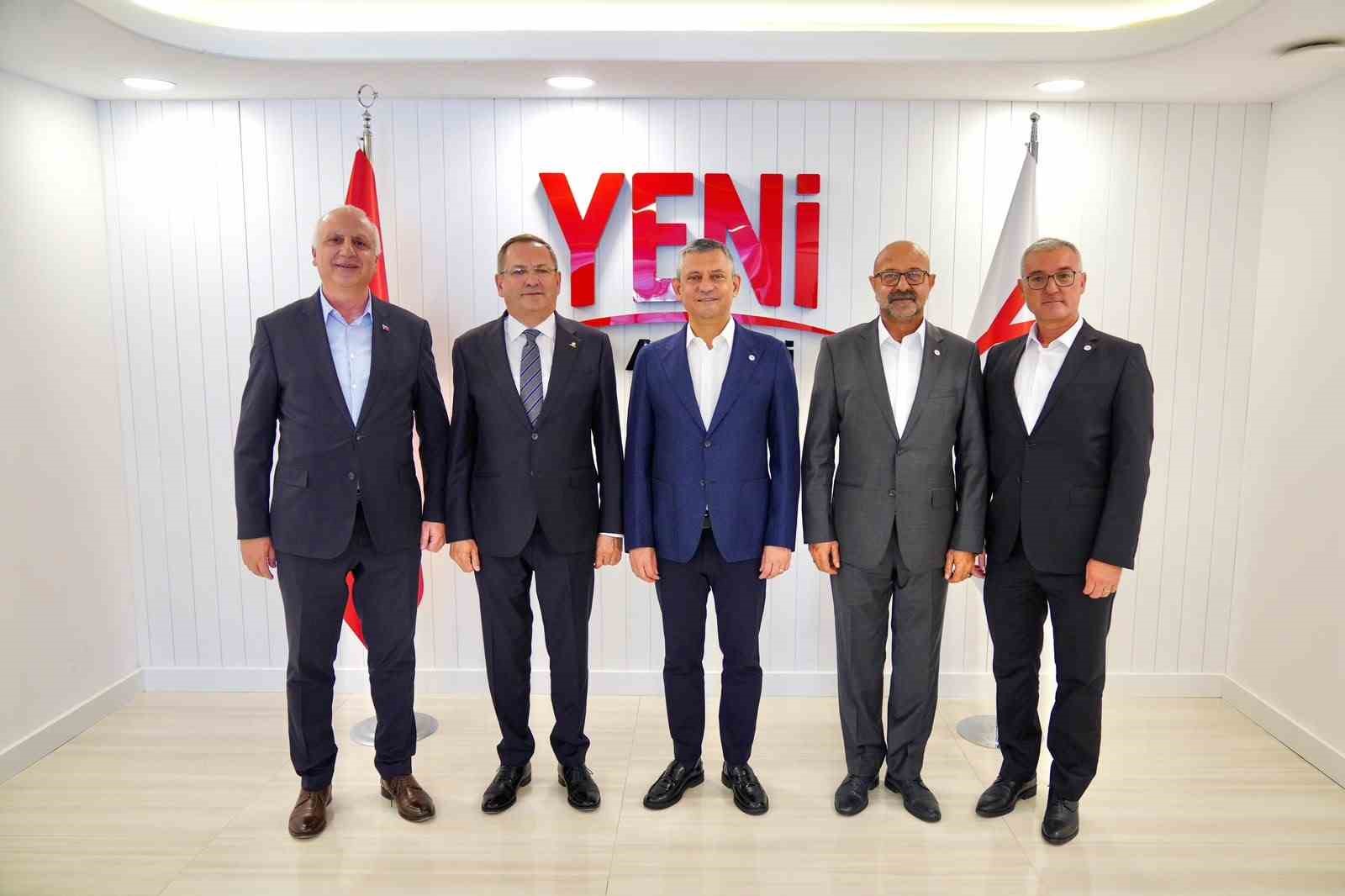 Mesut Ergin&rsquo;den Ankara&rsquo;da &Ouml;zg&uuml;r &Ouml;zel&rsquo;e ziyaret