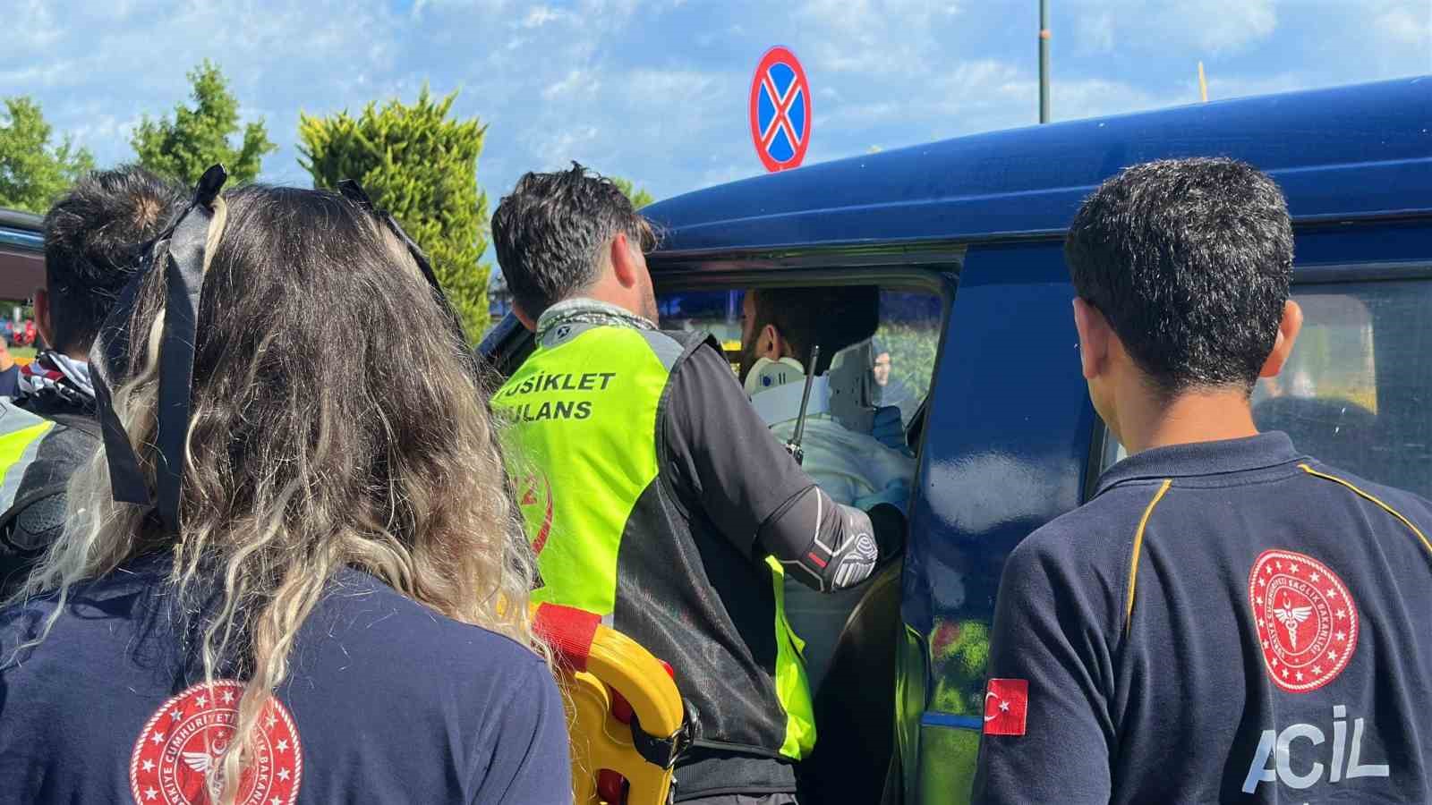 Panelvan minib&uuml;s SUV araca &ccedil;arptı: 1 yaralı