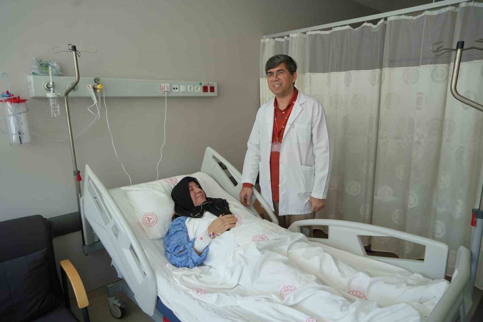 Samsun Şehir Hastanesinde ağrısız ablasyon d&ouml;nemi: Genel anestezi ile kalp ritim bozukluğuna başarılı m&uuml;dahale