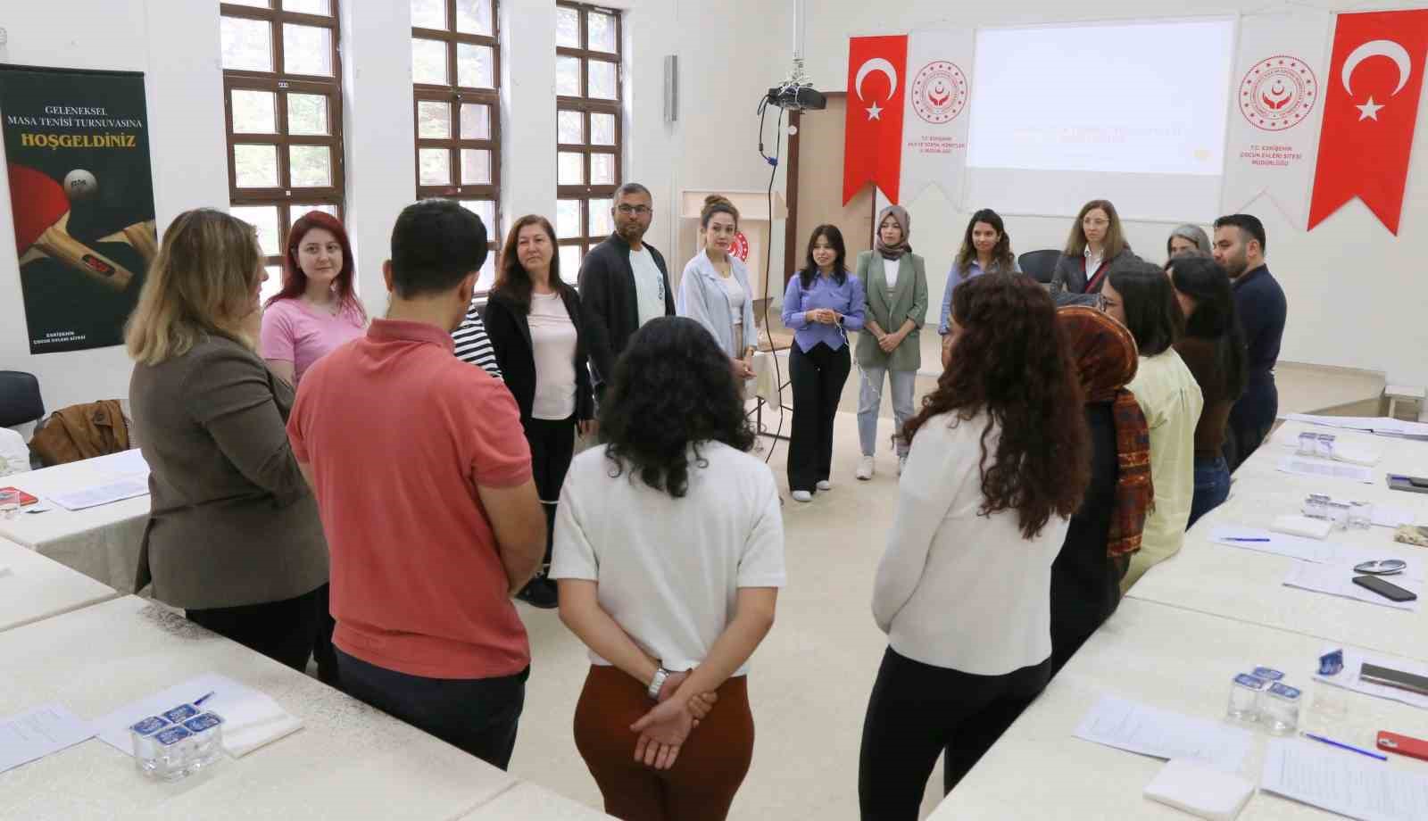 Eskişehir Aile ve Sosyal Hizmetler İl M&uuml;d&uuml;rl&uuml;ğ&uuml; personeline &rsquo;Danışmanlık Tedbiri&rsquo; eğitimi verildi