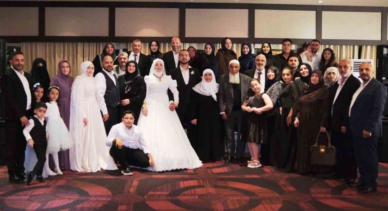 Budak ailesinin mutlu g&uuml;n&uuml;