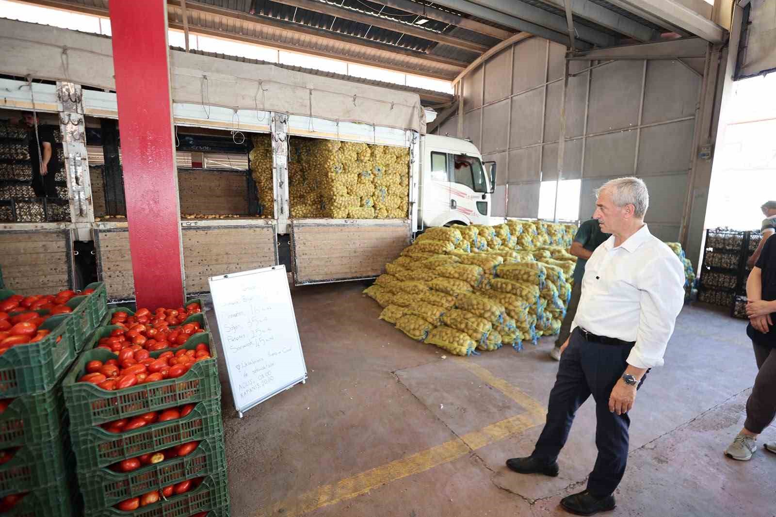 Şahinbey Belediyesi&rsquo;nin "&Uuml;reticiden t&uuml;keticiye tarla fiyatına" projesine yoğun ilgi