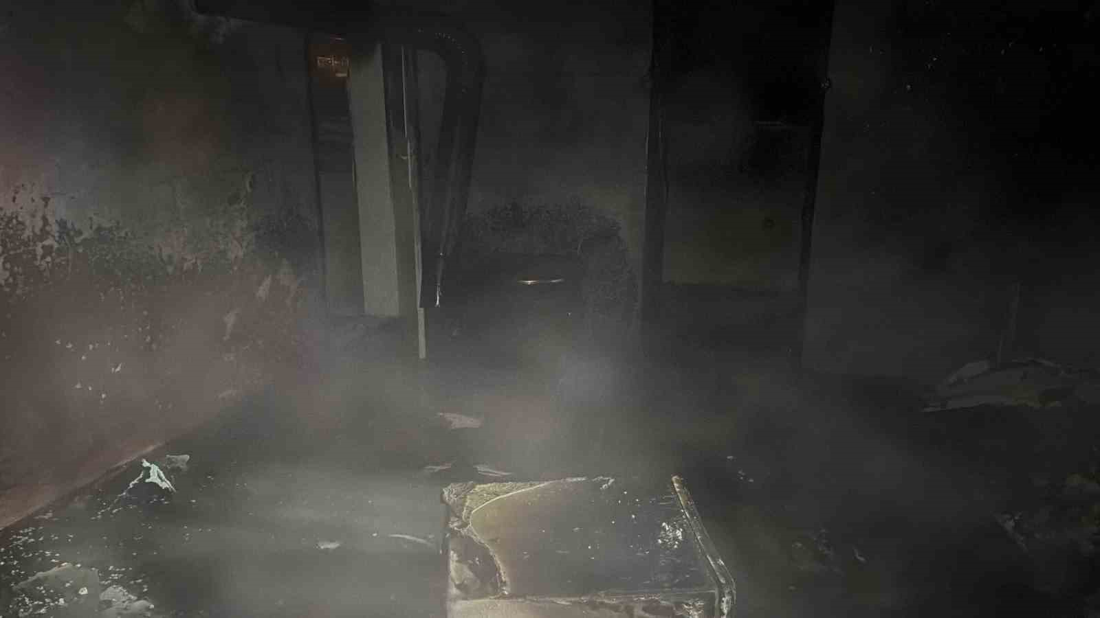 Sobayı yakmak isterken evi yaktı