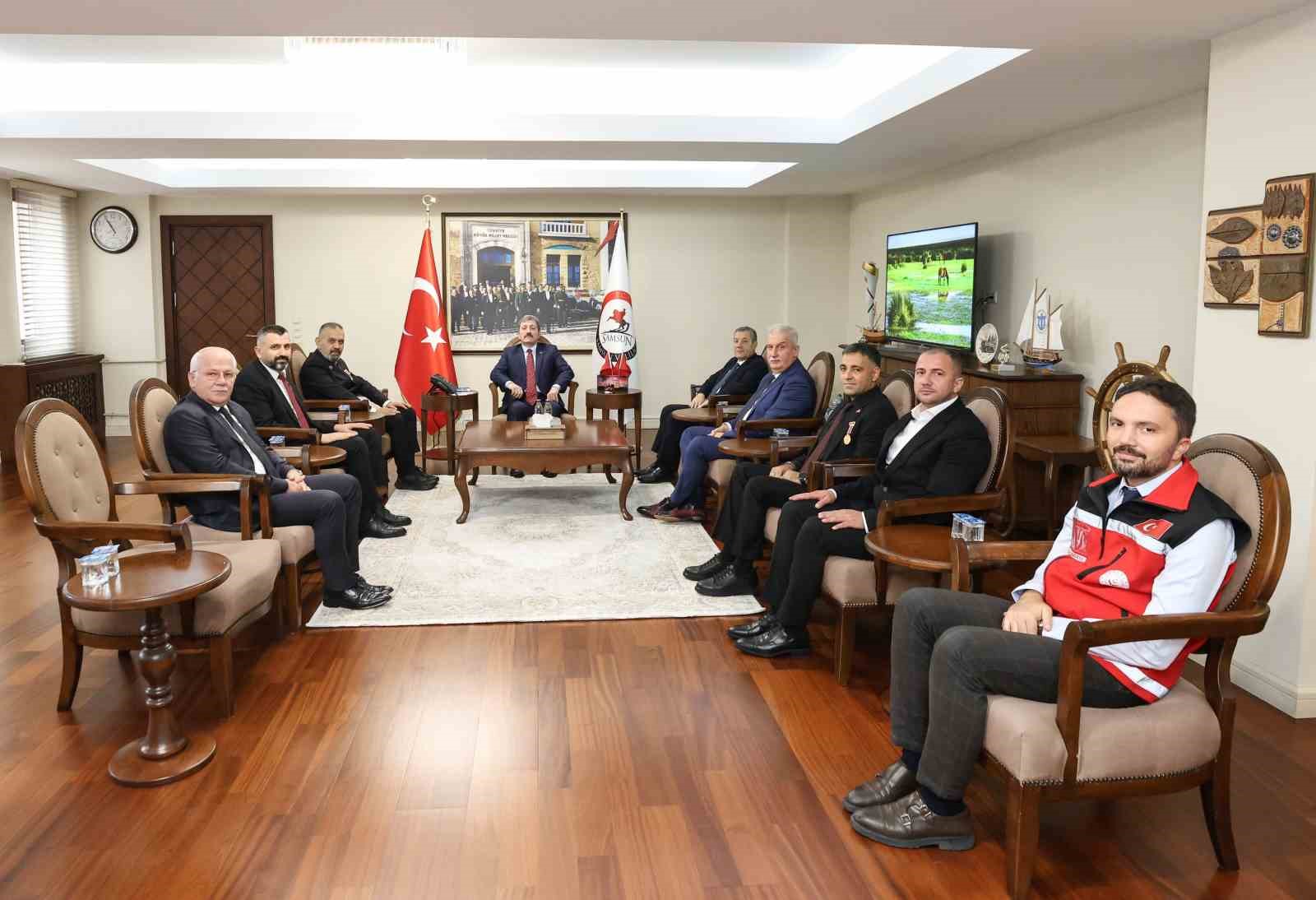 Vali Tavlı: "T&uuml;rk milleti, mazisi şan ve şerefle dolu &lsquo;gazi&rsquo; bir millettir"