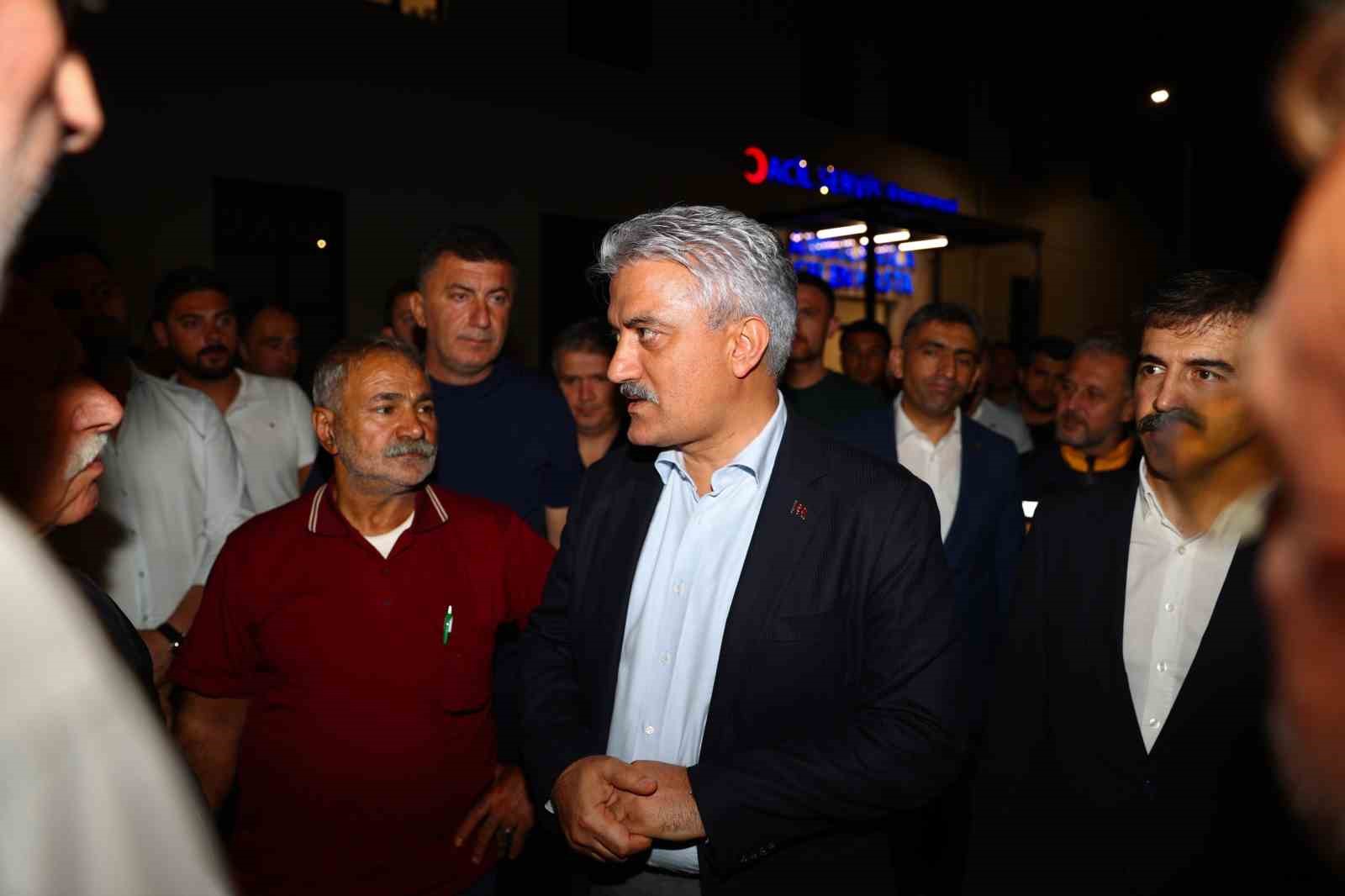 Ak&ccedil;akoca&rsquo;daki kazada yaralananları Vali Makas ziyaret etti