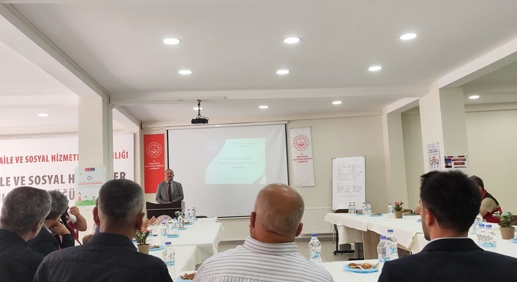Şırnak&rsquo;ta muhtarlarla g&uuml;&ccedil;l&uuml; aile i&ccedil;in ortak akıl toplantısı