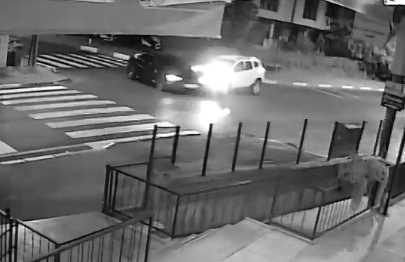Koruma polisleri kaza yaptı: 2 polis yaralandı