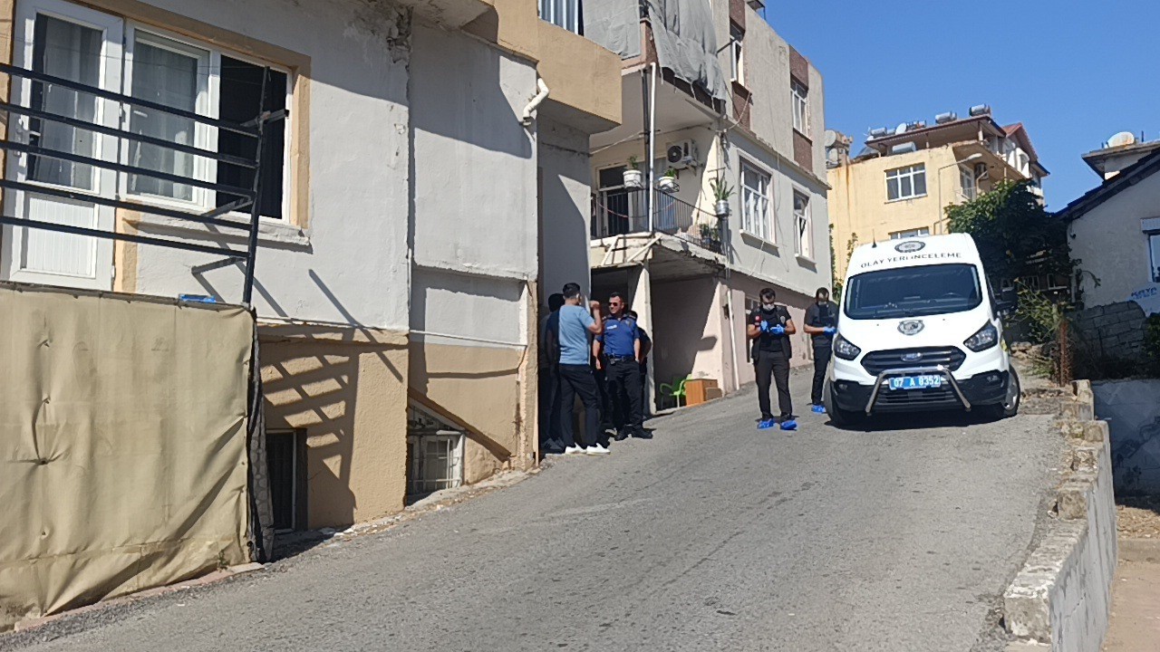 Manavgat’ta genç klima teknisyeni yalnız yaşadığı evde ölü bulundu