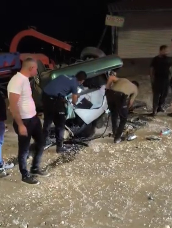 Erciş&rsquo;te takla atan otomobilin s&uuml;r&uuml;c&uuml;s&uuml; ağır yaralandı