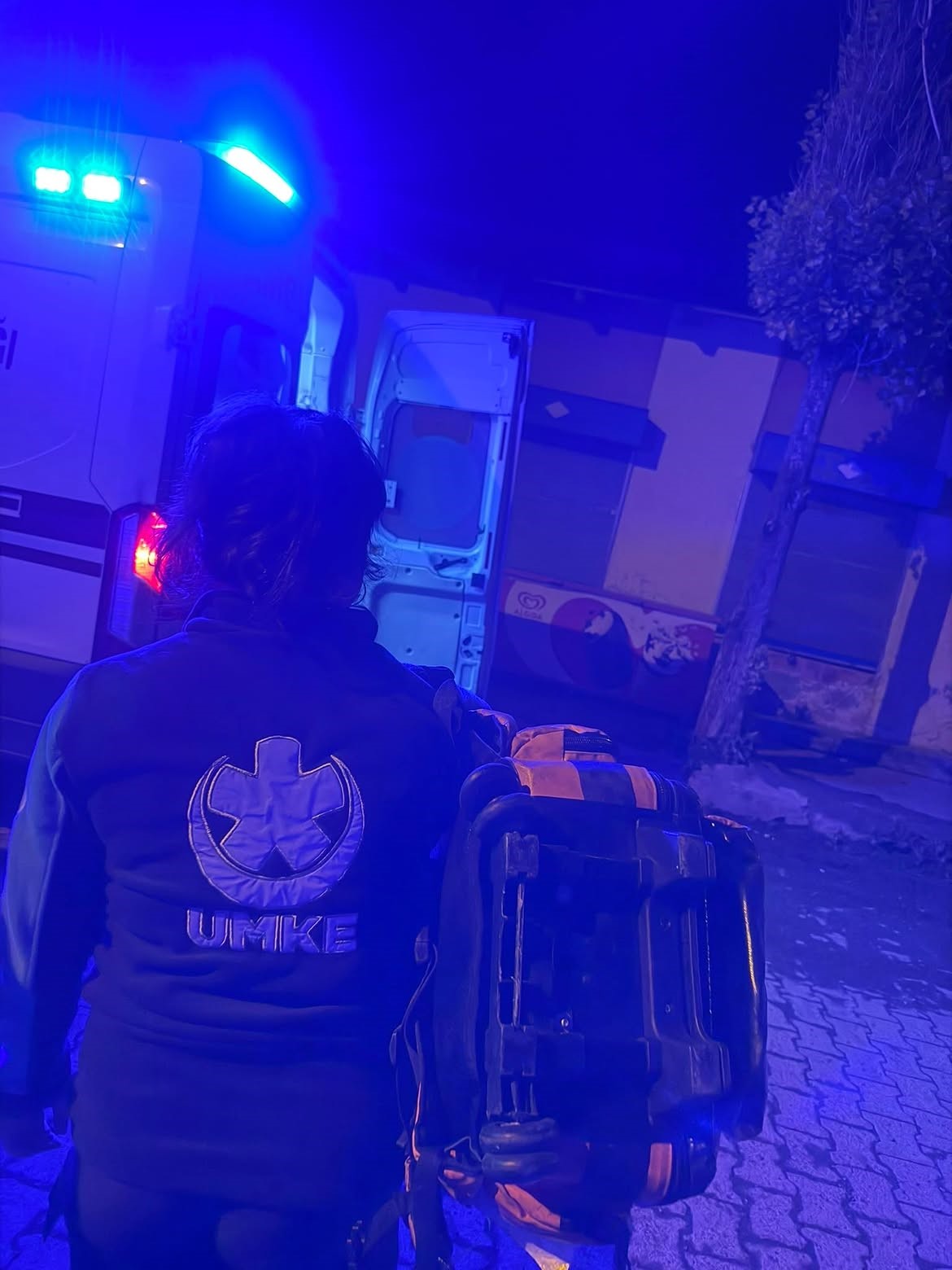 Arpa&ccedil;ay&rsquo;da yaylada rahatsızlanan yabancı uyruklu hasta sağlık ekiplerince hastaneye ulaştırıldı