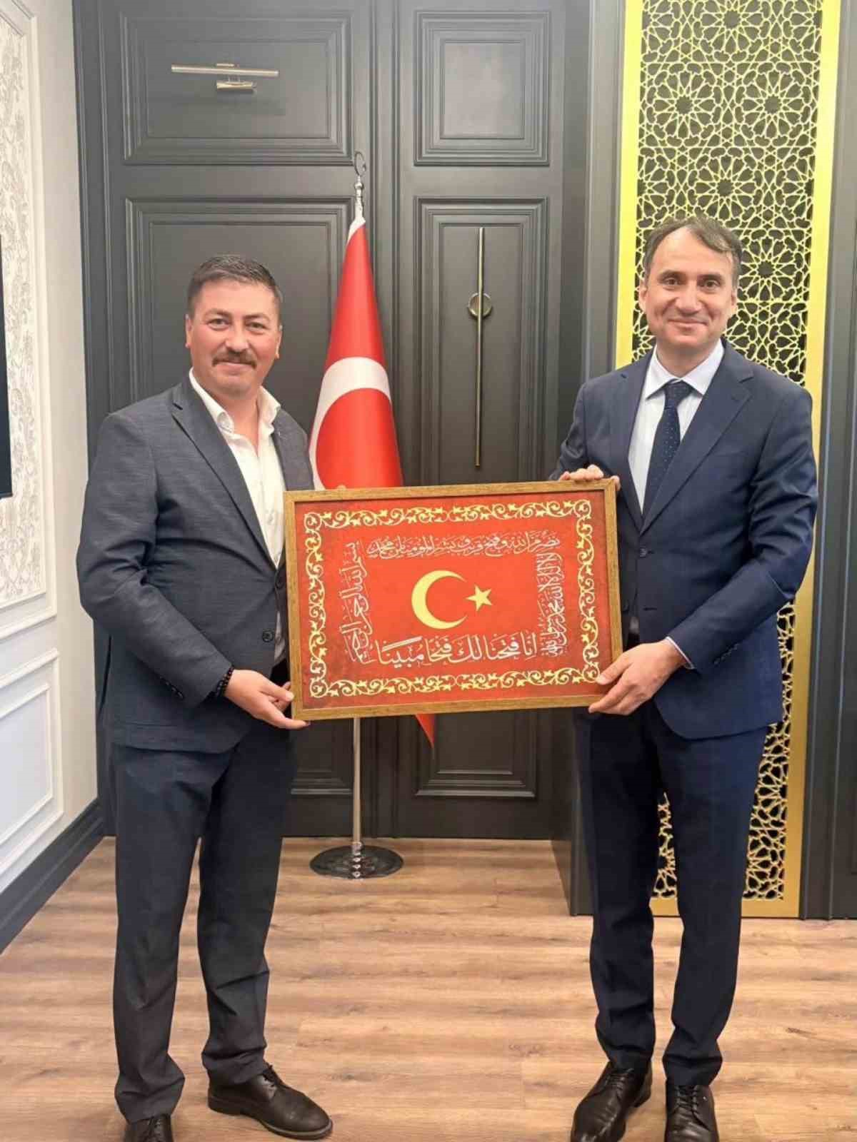 AK Parti Edremit İl&ccedil;e Teşkilatı&rsquo;ndan Kaymakam Engin&rsquo;e ziyaret