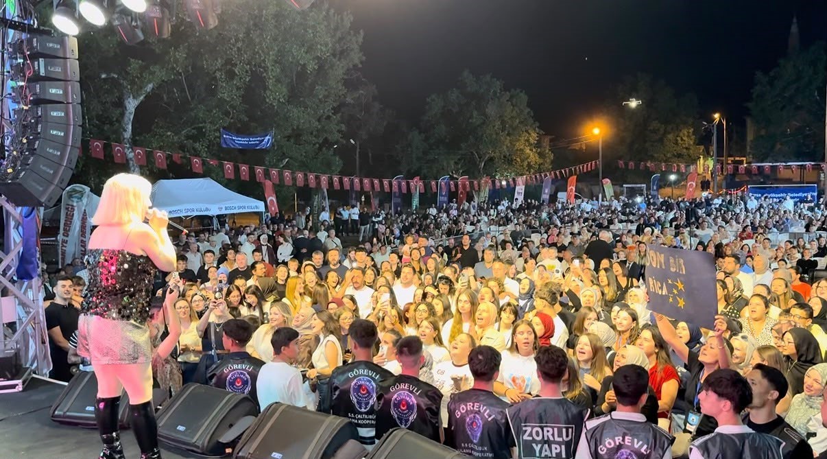&Ccedil;altılıb&uuml;k ve Birlik k&ouml;ylerinde festival coşkusu: Geliri &ouml;ğrencilere burs oluyor
