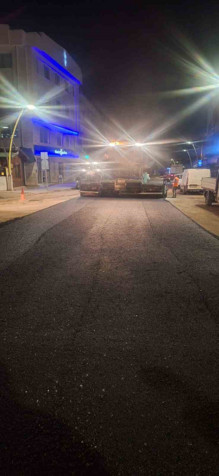 Tunceli&rsquo;de temizlik ve asfalt &ccedil;alışmaları gece g&uuml;nd&uuml;z s&uuml;r&uuml;yor