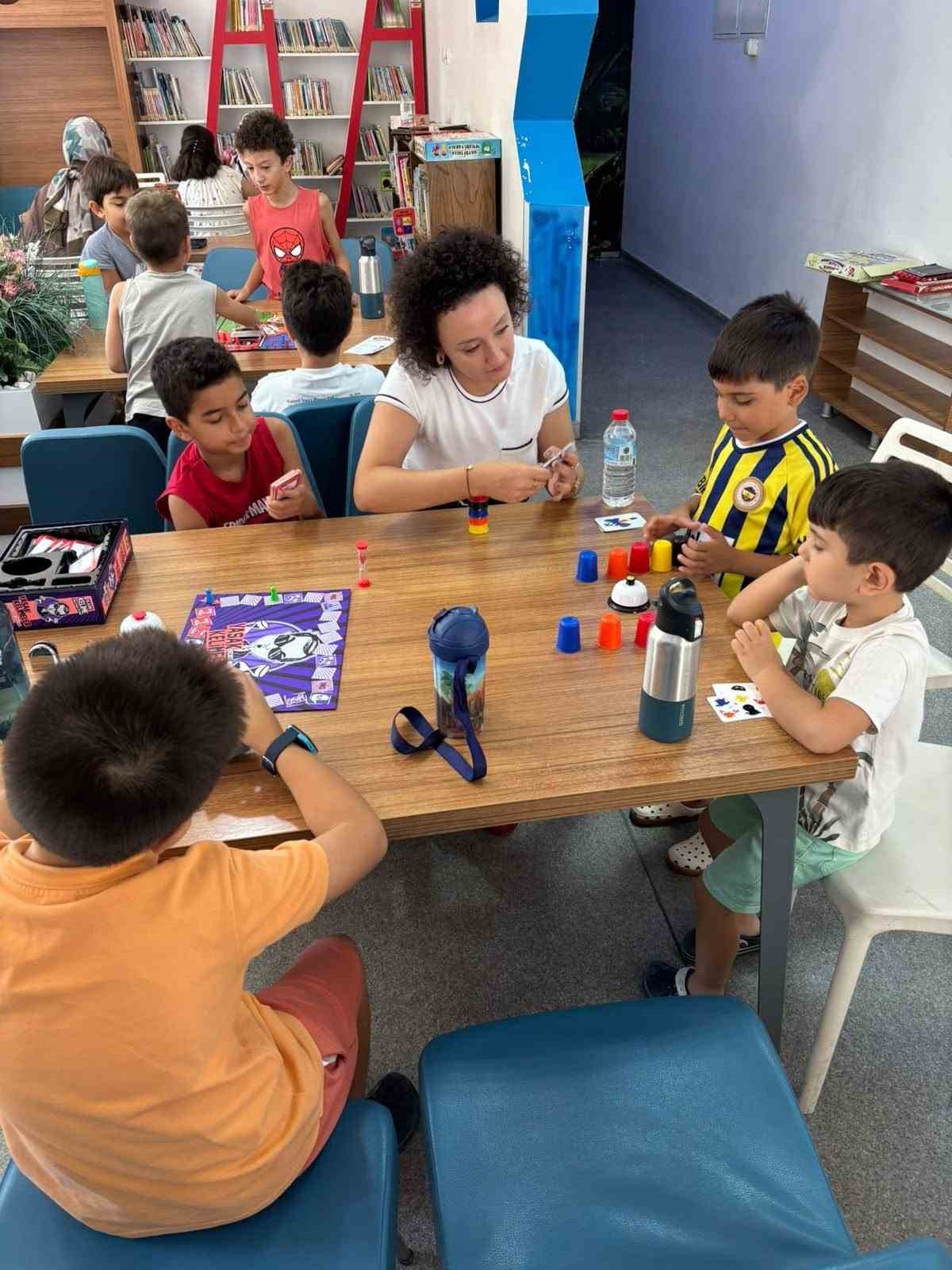 Aydın&rsquo;da &ccedil;ocuklar zeka oyunlarıyla hem d&uuml;ş&uuml;nd&uuml; hem eğlendi
