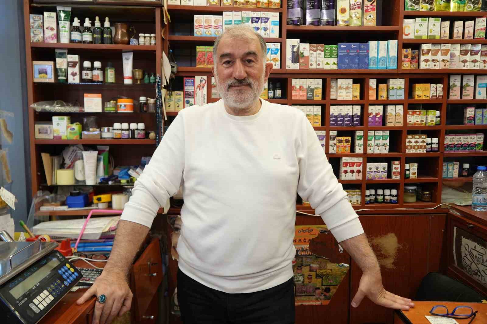 Gramı 900, kilosu 900 bin TL: 150 bin &ccedil;i&ccedil;ekten sadece 1 kilo &ccedil;ıkıyor