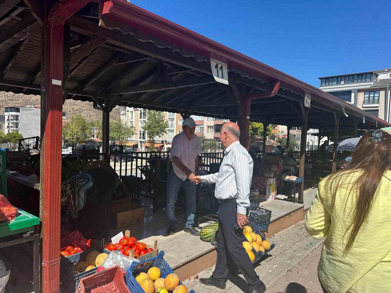 Başkan Bekir Torun, K&ouml;yl&uuml; Pazarı&rsquo;nda esnaf ve vatandaşlarla buluştu