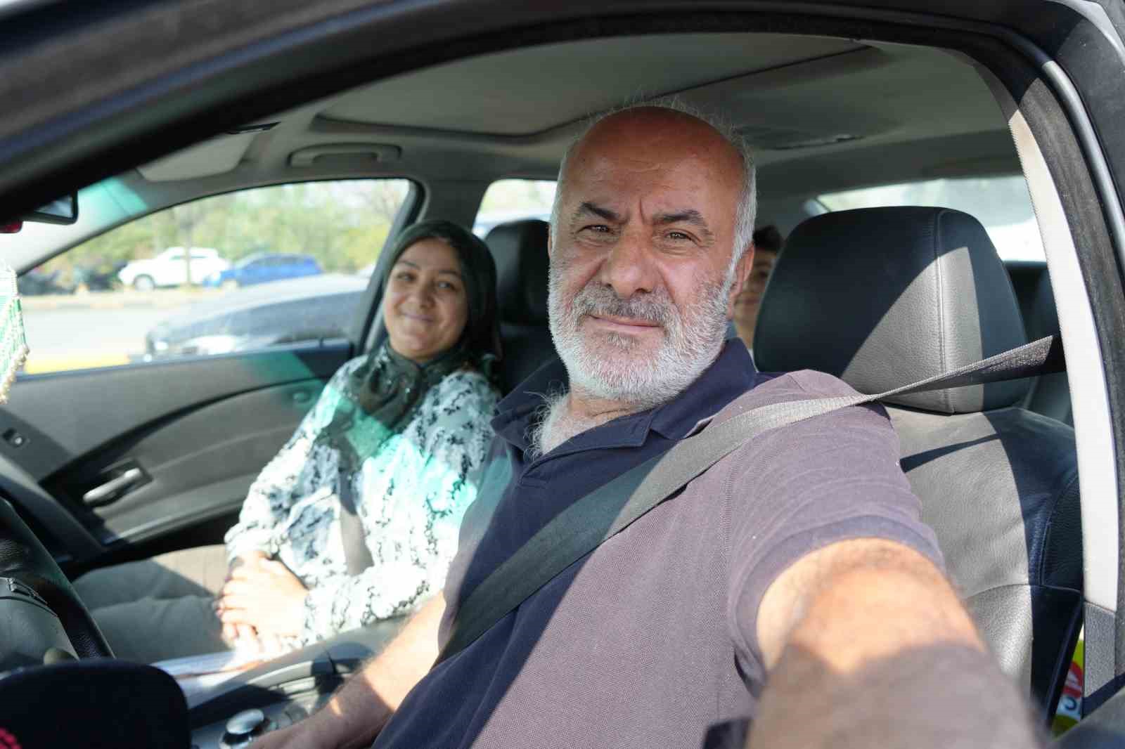 Avrupa&rsquo;ya d&ouml;n&uuml;ş yolunda kilometrelerce gurbet&ccedil;i kuyruğu