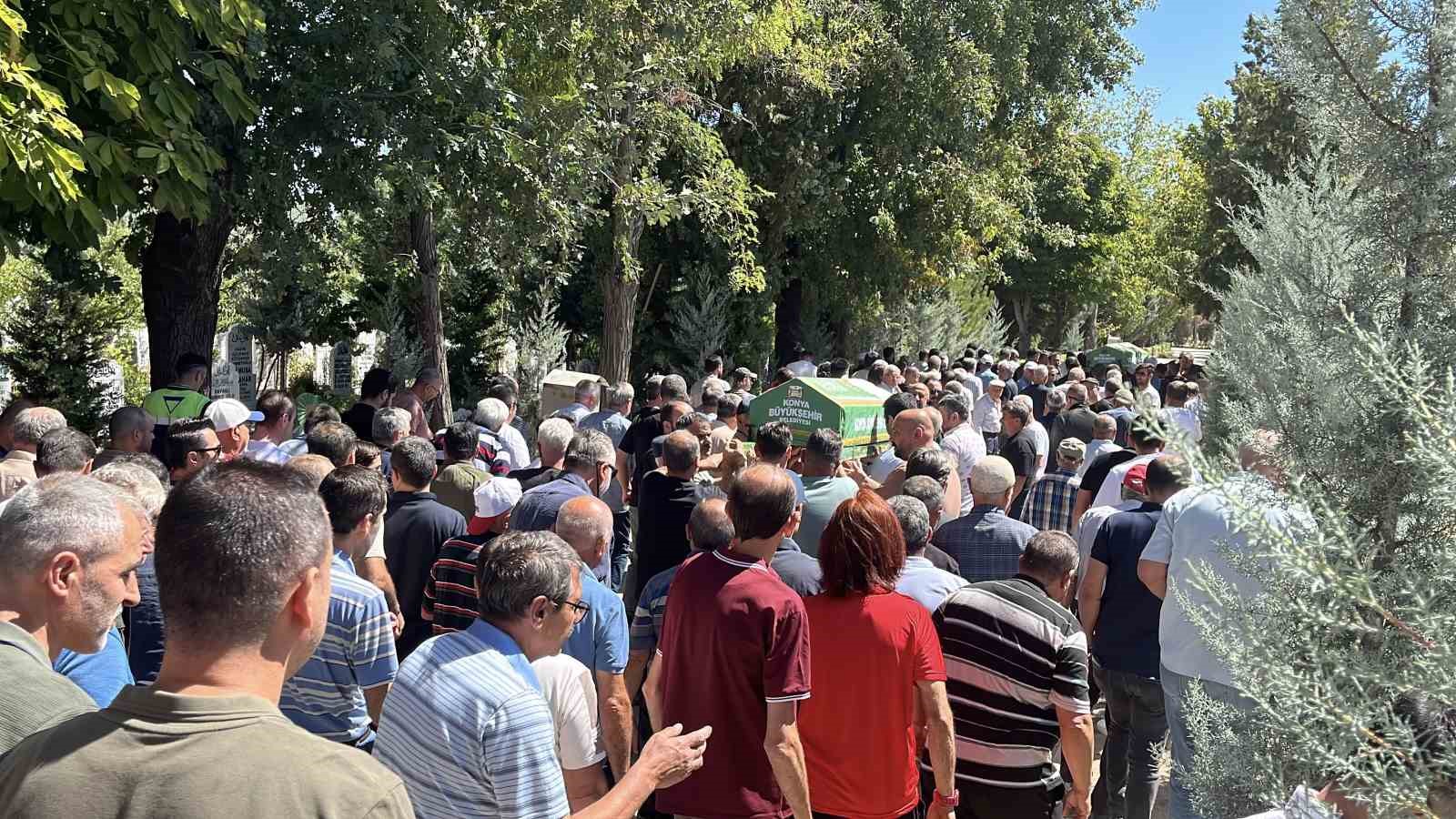Kazada hayatını kaybeden yaşlı &ccedil;ift son yolculuklarına uğurlandı