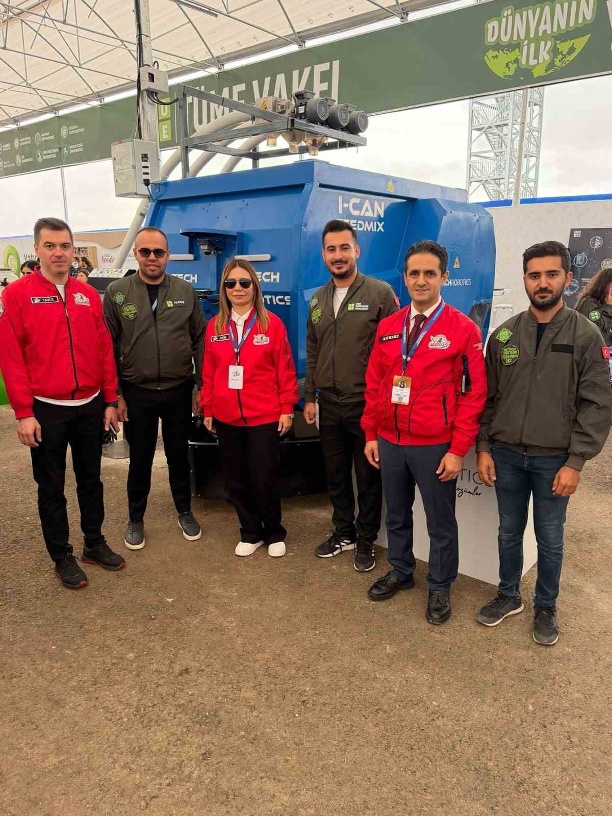 Rekt&ouml;r Aydın TEKNOFEST&rsquo;te T&Uuml;ME&rsquo;nin otonom &ccedil;iftliğini inceledi: Bir benzeri de OM&Uuml;&rsquo;de hayata ge&ccedil;iyor