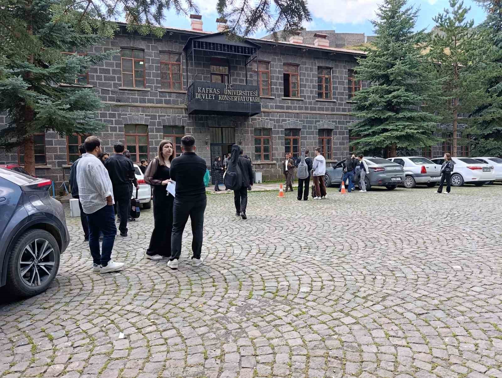 Kars’ta konservatuvar hayali kuran öğrenciler için yetenek sınavı heyecanı